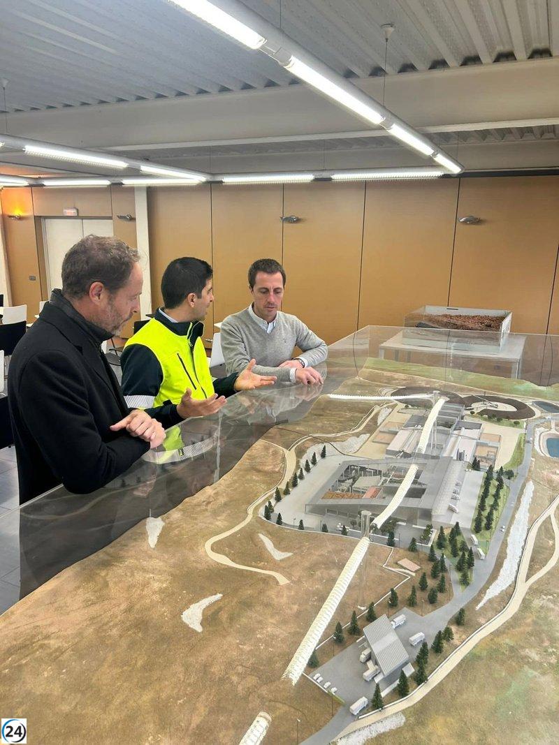 Galmés se acerca a la planta de tratamiento de residuos urbanos La Paloma en Madrid