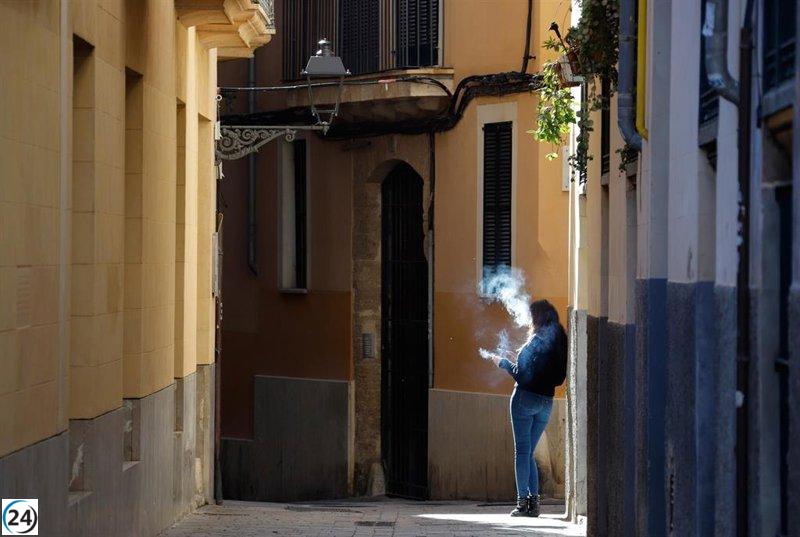 La propuesta balear de incentivos fiscales a terrazas libres de humo es rechazada por Sanidad.