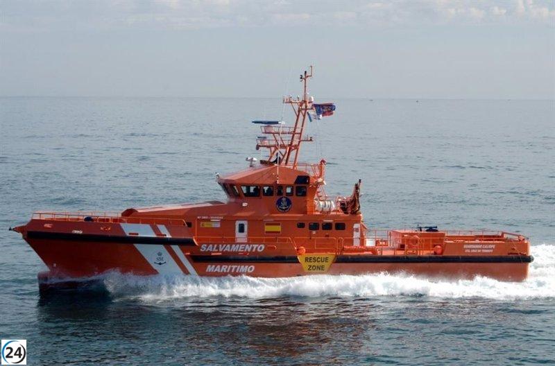 Rescatados 25 migrantes en embarcación precaria en las costas de las Islas Baleares.