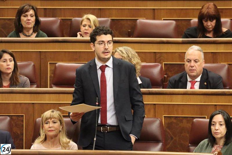 El PSOE insta al Gobierno a incrementar las frecuencias entre Menorca y Madrid para el invierno.