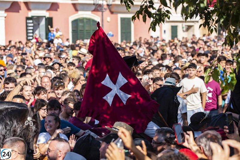 Jinete hospitalizado tras sufrir patada de caballo en fiestas de Sant Joan en Ciutadella.