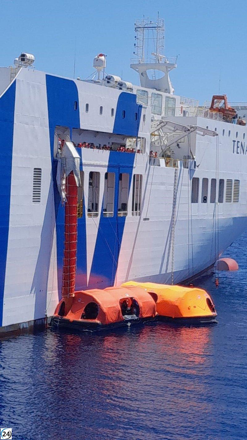 Llegan a València los primeros 123 pasajeros rescatados del barco 'Tenacia'