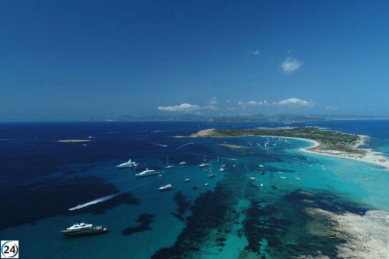 Las localidades costeras de Formentera, Santa Eulària y Sant Antoni encabezan el ranking de precios en la compra de viviendas.