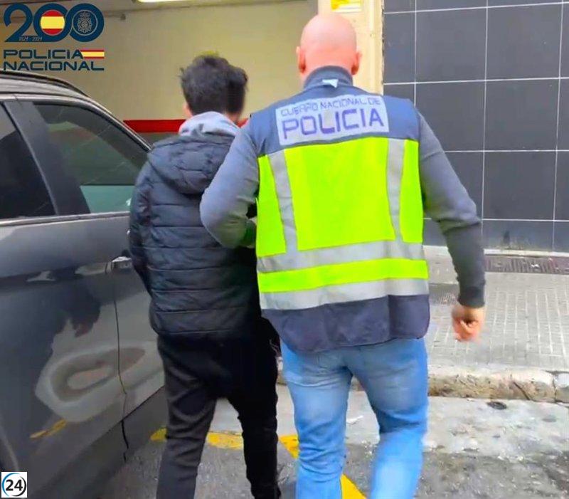 Tres jóvenes arrestados por asalto con cuchillo en un establecimiento de Palma.