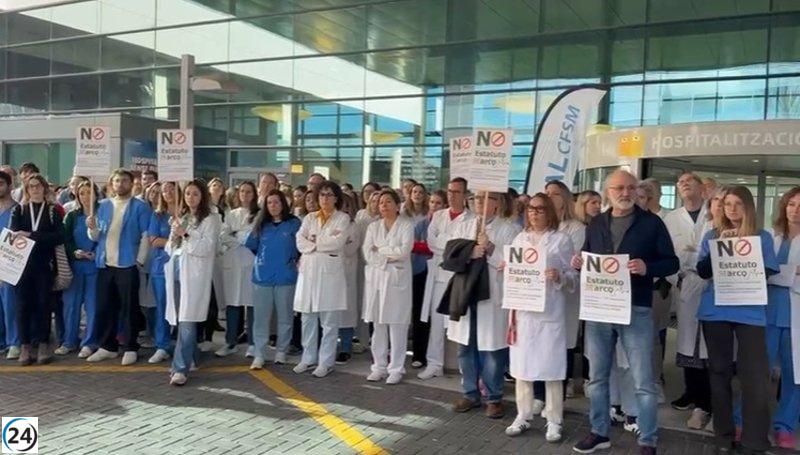 Sanitarios exigen condiciones laborales justas en hospitales y centros de salud.