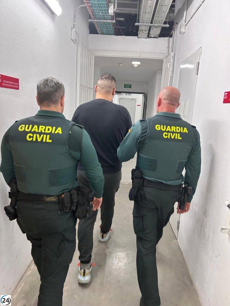 Arrestan a dos hombres en Formentera por intento de homicidio contra su compañera de vivienda.