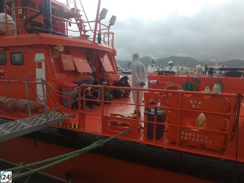 Baleares recibe a 36 migrantes en dos embarcaciones durante su arribo.