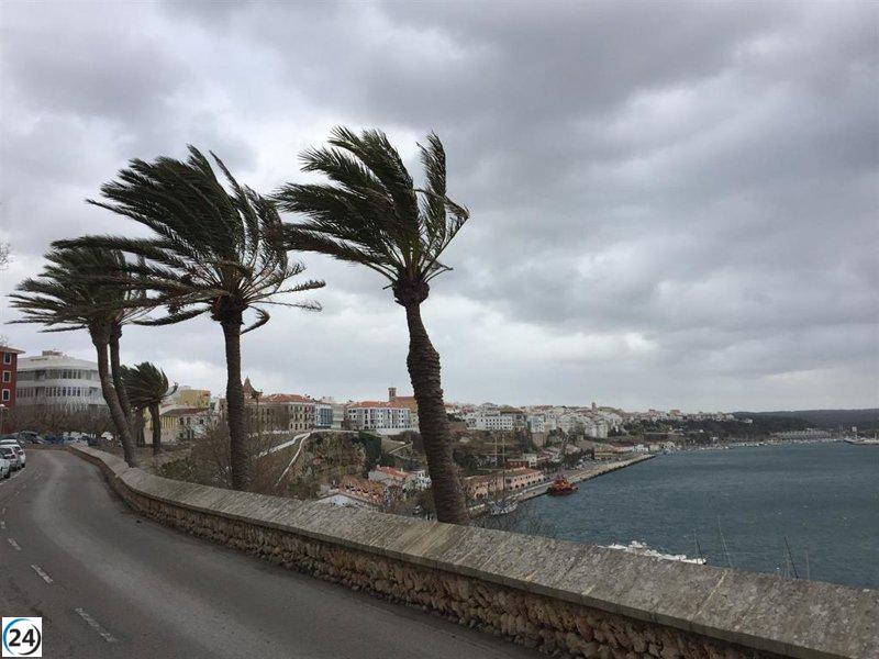 Mallorca y Menorca en alerta por intensas lluvias y tormentas.