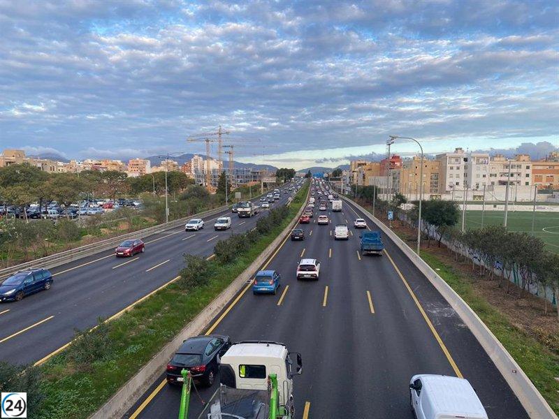 El PP se opone al impuesto de MÉS sobre 'rent a car', mientras ecosoberanistas critican su sometimiento a Vox.