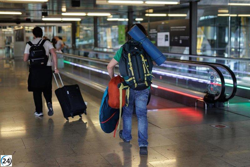 Consumidores europeos demandan a Ryanair, Vueling y otras aerolíneas por tarifas de equipaje de mano.