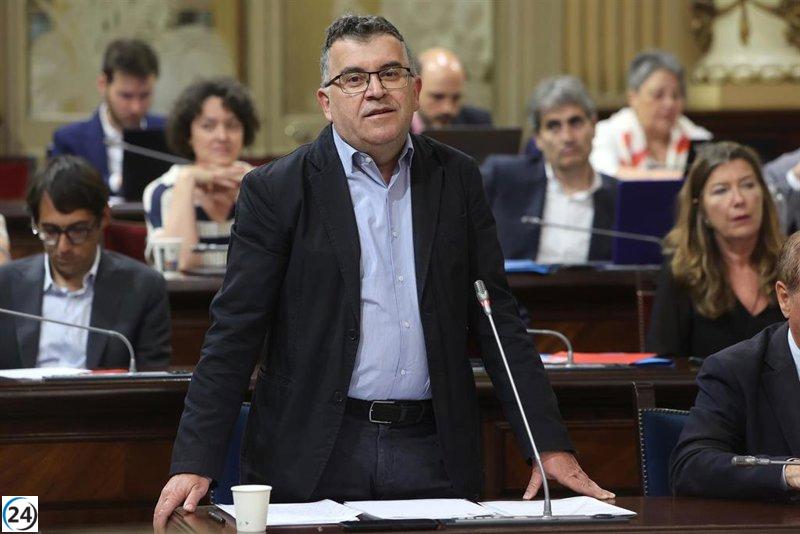 Simonet se presentará en el Parlament para discutir la denuncia contra la granja avícola de Llucmajor.
