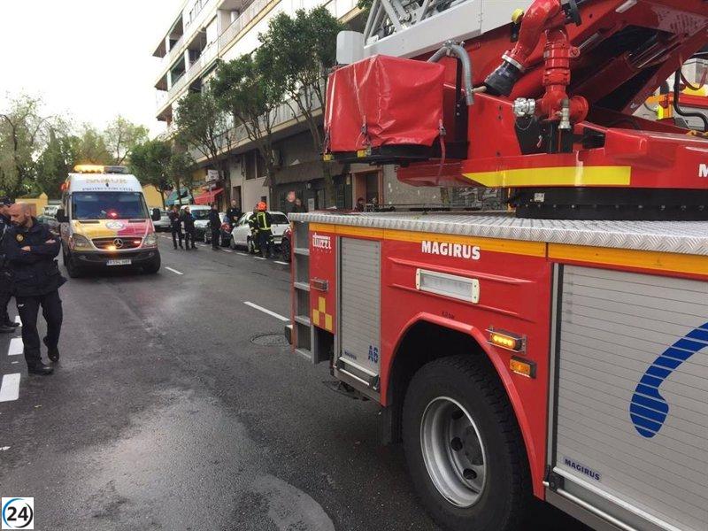 Desalojo preventivo en Ibiza ante un incendio en avance.