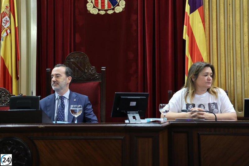 El Parlament se retrasa en respaldar a Le Senne en el contencioso constitucional de Garrido y Costa.