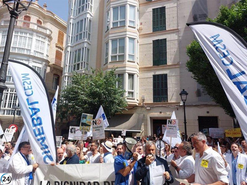 Médicos de Baleares destacan amplio respaldo a la huelga contra el Estatuto Marco.