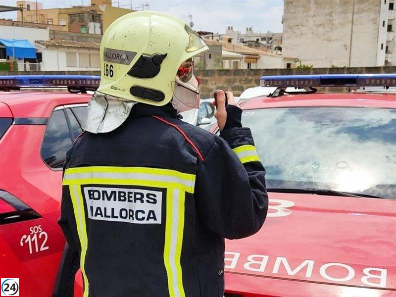 Incendio en Port Adriano tras explosión de lancha vacía.