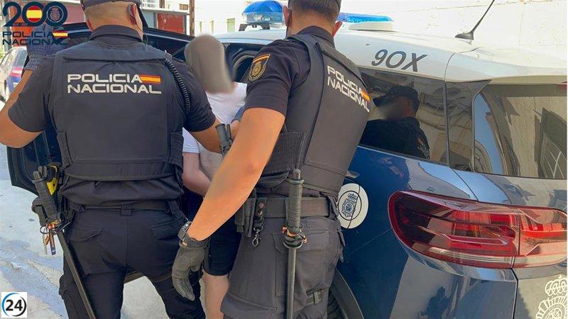 Arrestado en Menorca por agredir a su madre.