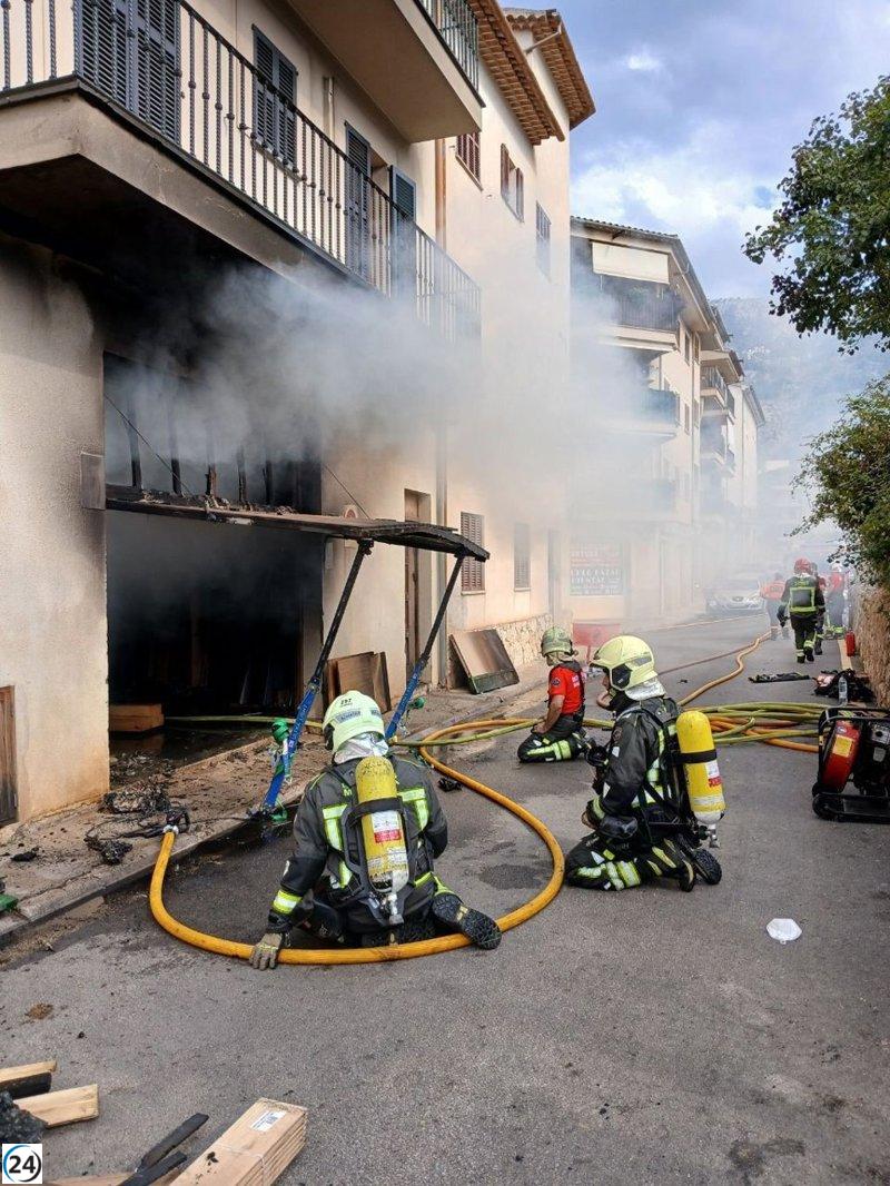 Incendio en carpintería de Sóller moviliza a los bomberos de Mallorca.