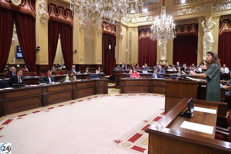 El Parlament aprueba cuatro enmiendas en Economía y Hacienda, mientras descarta las de Educación y Mar.
