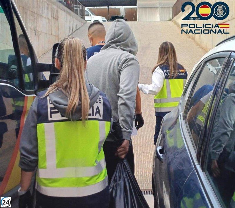 Seis capitanes de pateras arrestados en Ibiza por el rescate de un bebé de apenas 20 días.