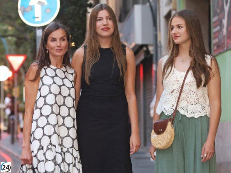 Doña Letizia y sus hijas, Leonor y Sofía, inician sus vacaciones en Palma.