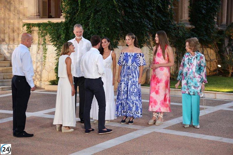 La Princesa Leonor y la Infanta Sofía participan en la recepción de los Reyes en Marivent.