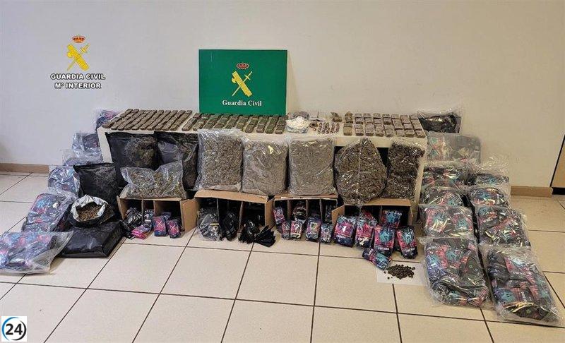 Desmantelan red de narcotráfico postal: 32 arrestos y confiscación de 50 kg de hachís y marihuana.