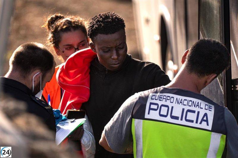 Agentes nacionales solicitan recursos adicionales para gestionar el flujo de migrantes en Baleares.