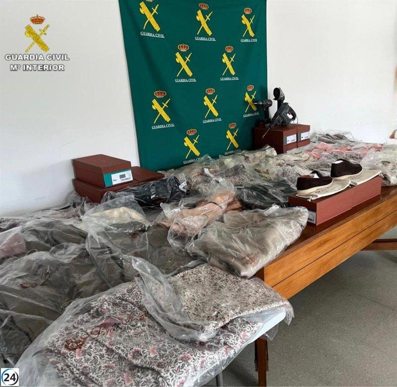 Arrestado en Ibiza por su conexión con robos en tiendas y vehículos.