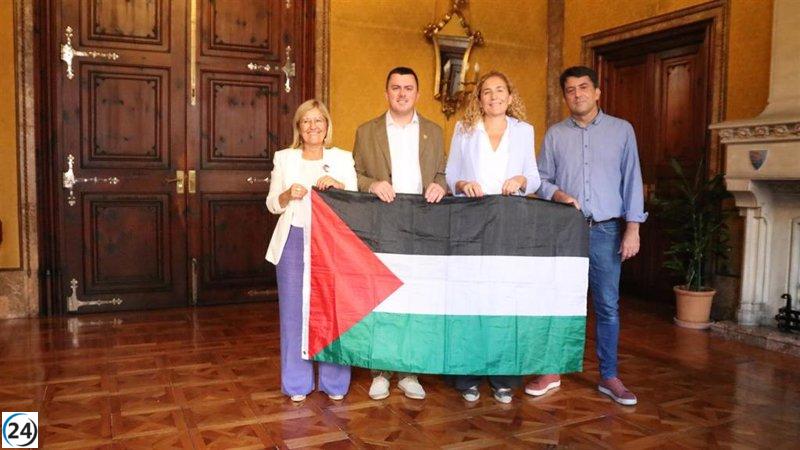 MÉS presenta en el Consell de Mallorca la causa palestina con una bandera y una denuncia por 