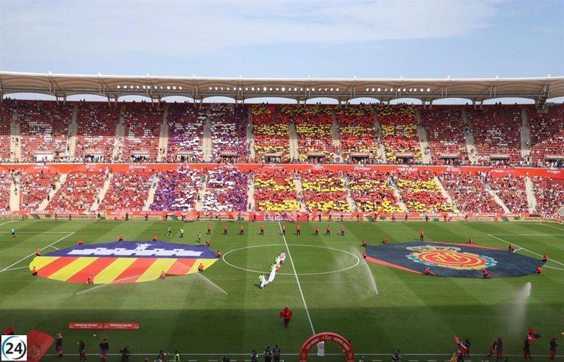 La Diada de Mallorca llena de entusiasmo Son Moix antes del duelo entre RCD Mallorca y Atlético de Madrid.