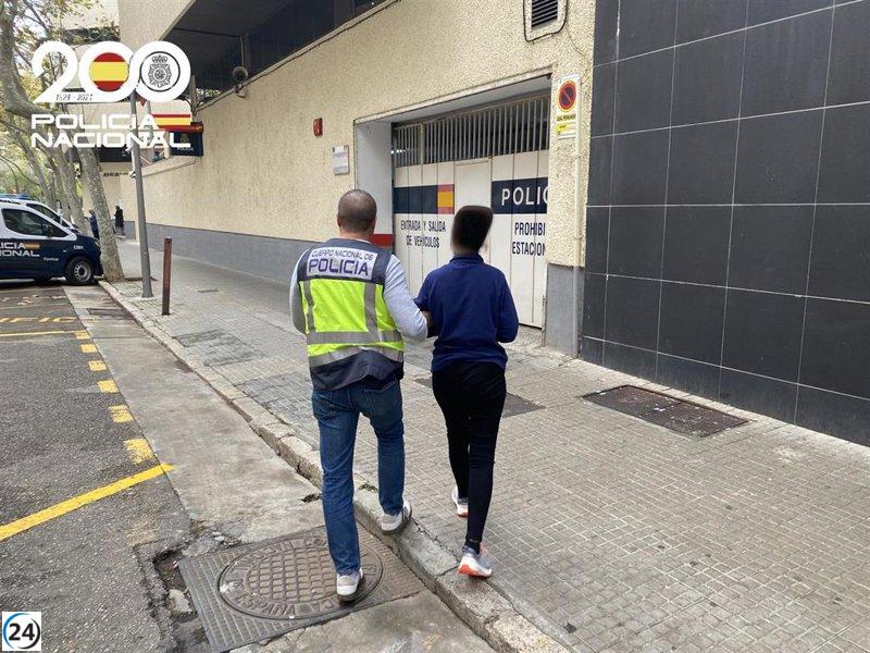 Arrestan a mujer por defraudar más de 5.000 euros a hoteles de lujo en Palma a través de engañosas transferencias bancarias.
