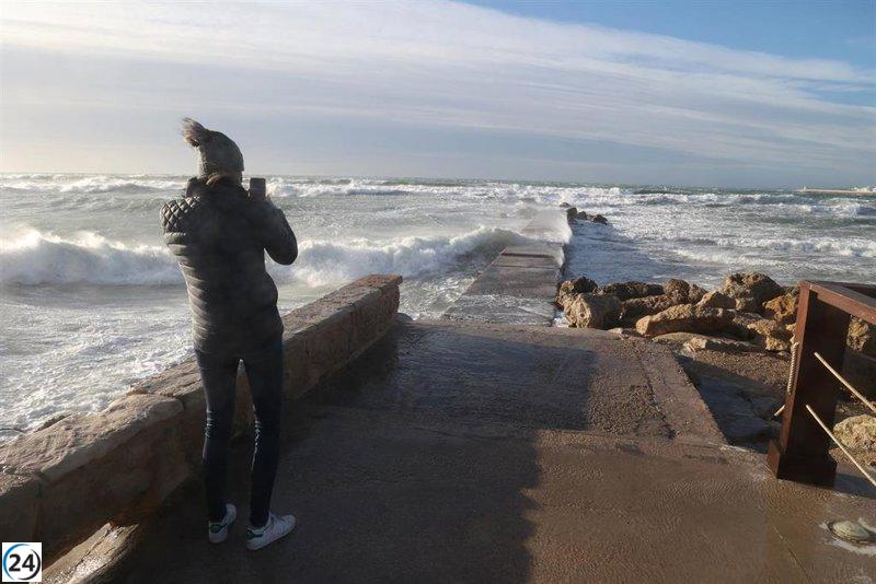 Mallorca y Menorca bajo alerta por intensos vientos y condiciones marinas adversas este sábado.