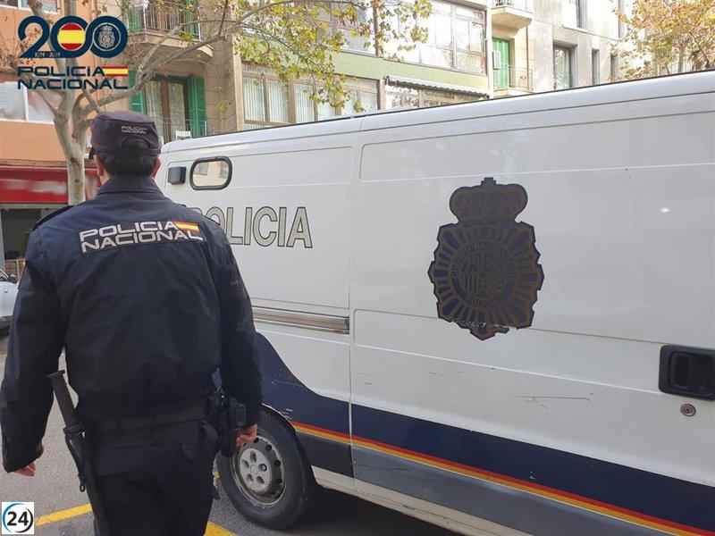 Arrestan a mujer por agredir con una botella a otra en un club de Palma.