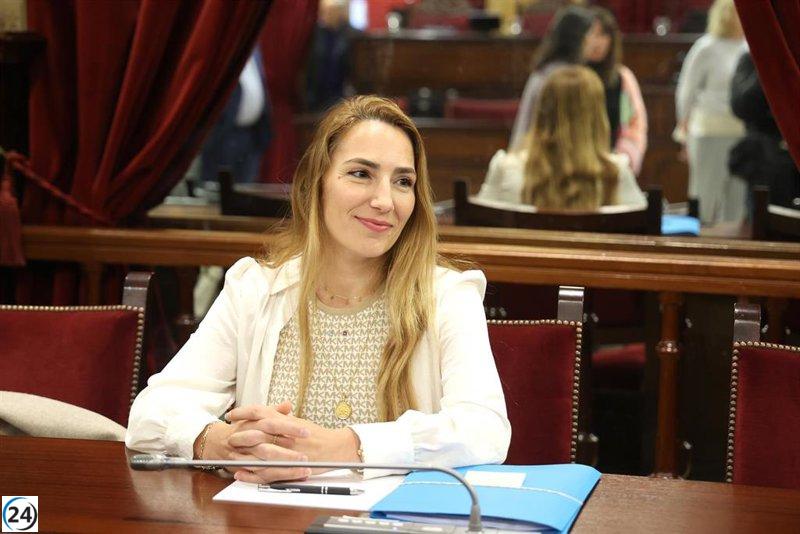 Diputada de Vox insulta a la izquierda, mientras Le Senne se mantiene en silencio.