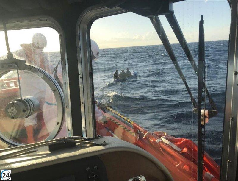 Rescatada en Eivissa una patera que estaba en paradero desconocido, informa Caminando Fronteras.