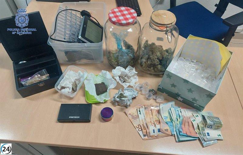 Detenido en Palma un hombre por traficar drogas en casa y en presencia de su hijo menor.