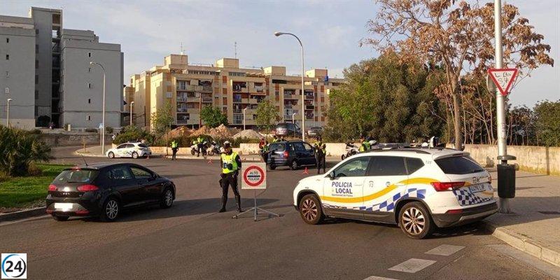 La Policía Local denuncia a un motorista sin carné tras accidente.