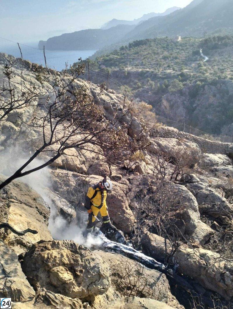 Controlado incendio en Deià después de quemar ocho hectáreas de bosque.