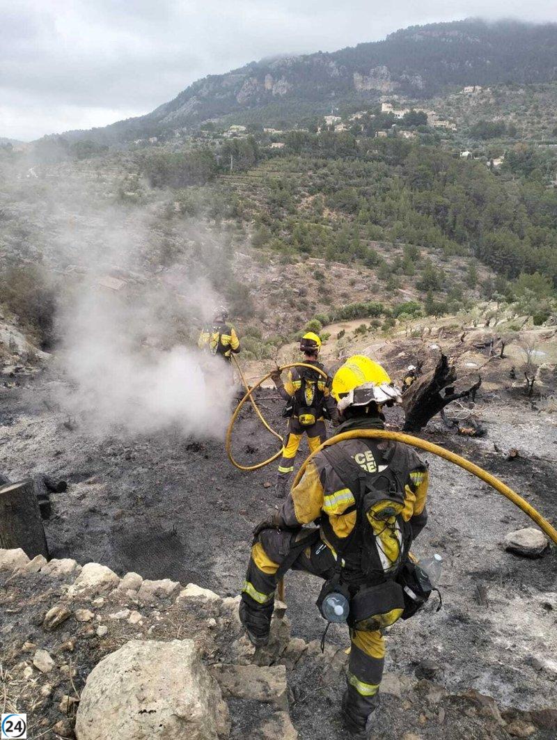 Incendio forestal en Deià arrasa 5,11 hectáreas de pinar.