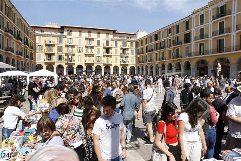 El día de Sant Jordi inunda las calles de Palma con libros y rosas.