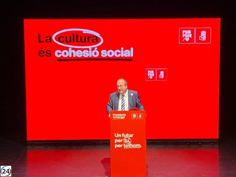 Iceta defiende la cultura como una industria viable y no solo por amor al arte.