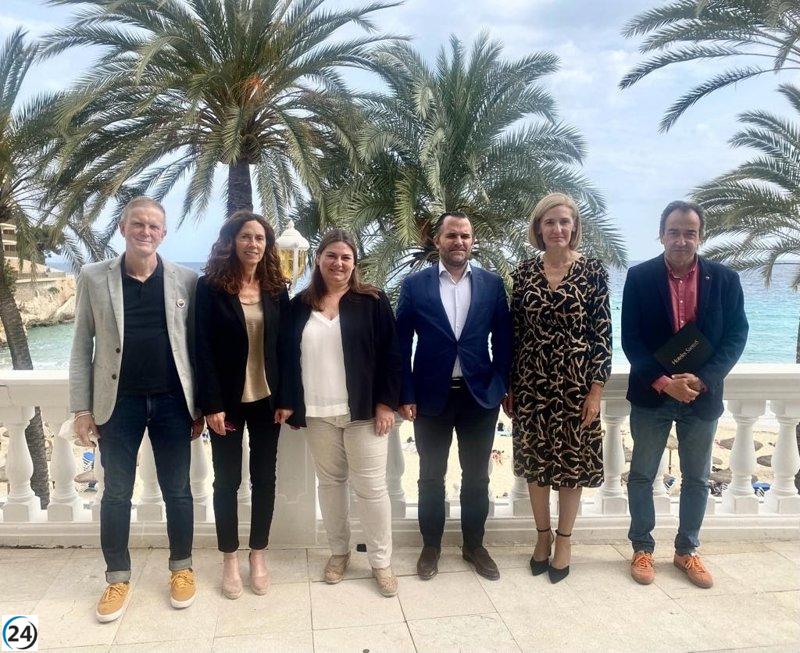CS propone medidas contra el turismo excesivo y mayor control en zonas turísticas.