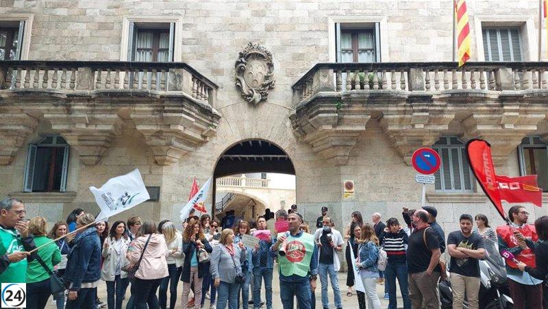 Alrededor del 60% de los sindicatos de los funcionarios de justicia se adhieren a la huelga en Baleares.