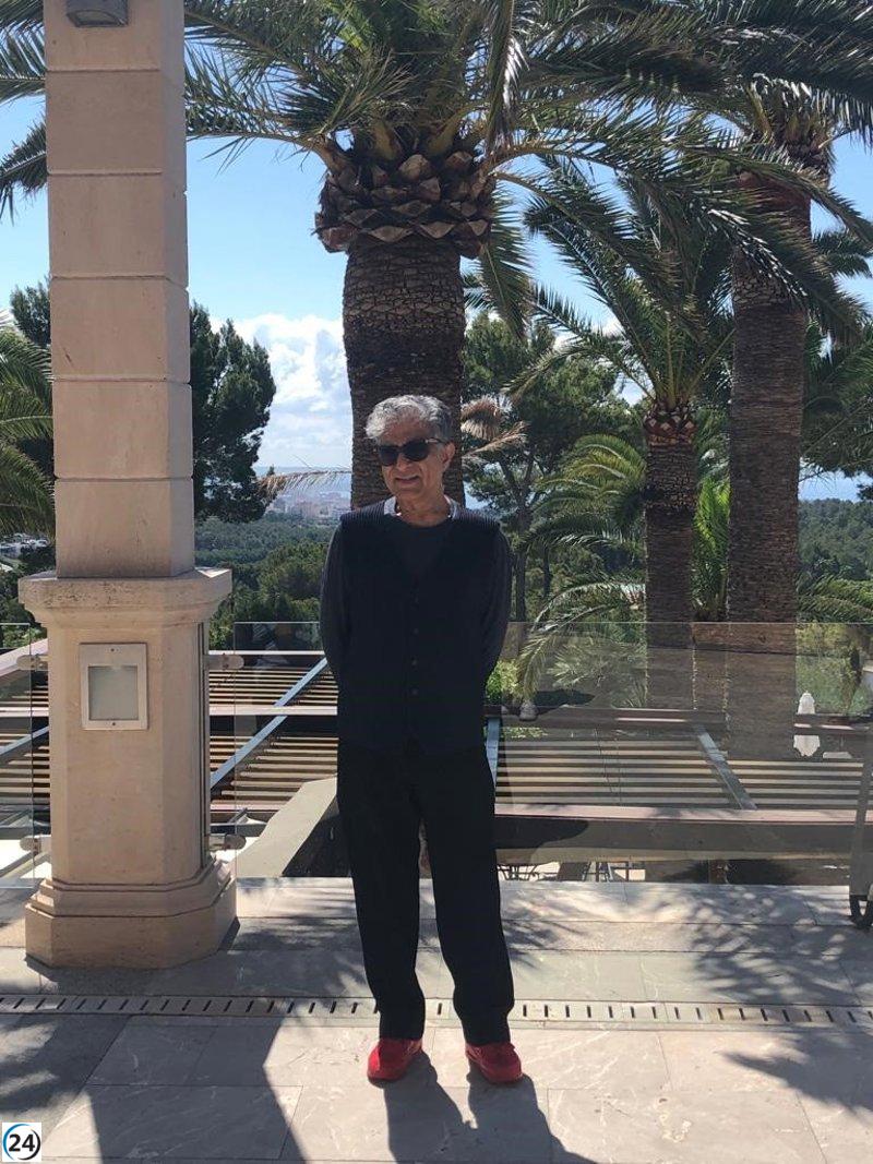 Deepak Chopra presenta en Palma su último libro de yoga para la autorrealización.
