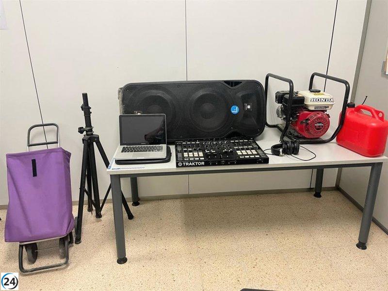 Detenido por desafiar y enfrentarse a agentes durante disolución de botellón.