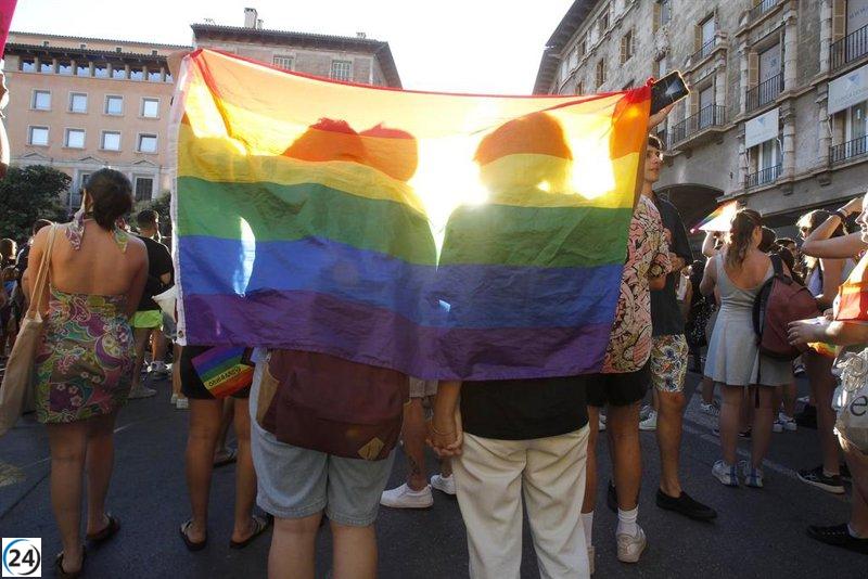 Cort minimiza la retirada de la bandera LGTBI de las redes sociales de la Policía Local