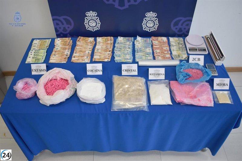 Joven detenido en Ibiza por agredir a un agente y poseer gran cantidad de droga en su casa.