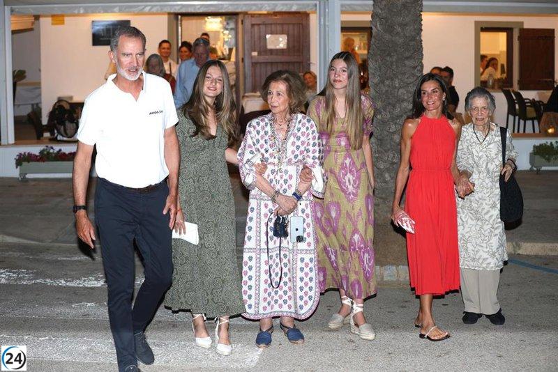 La Familia Real elige restaurante en el Portitxol de Palma para su cena.