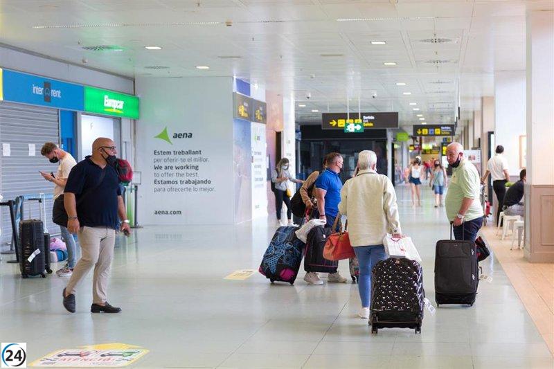 AENA informa que el Aeropuerto de Ibiza se recupera tras el bloqueo de la pista del sábado