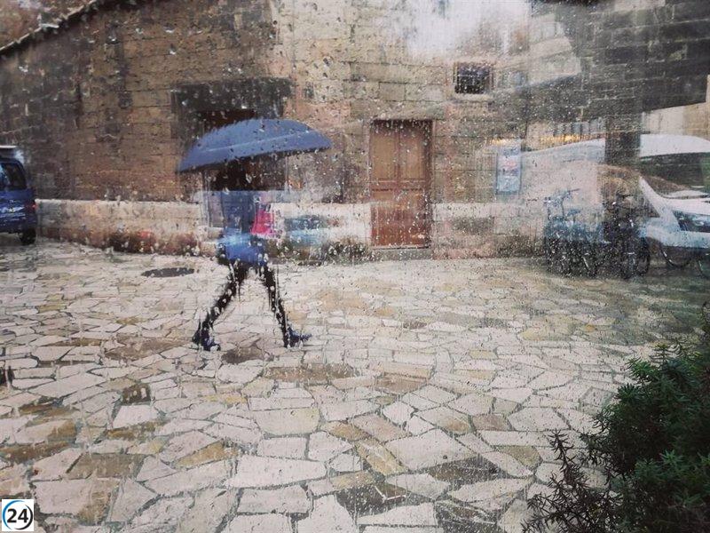 Las intensas lluvias amenazan Menorca y el norte de Mallorca este lunes.
